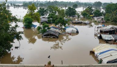 बारिश का कहर: कश्मीर शेष भारत से कटा, यमुना का जलस्तर बढ़ने से दिल्ली को खतरा